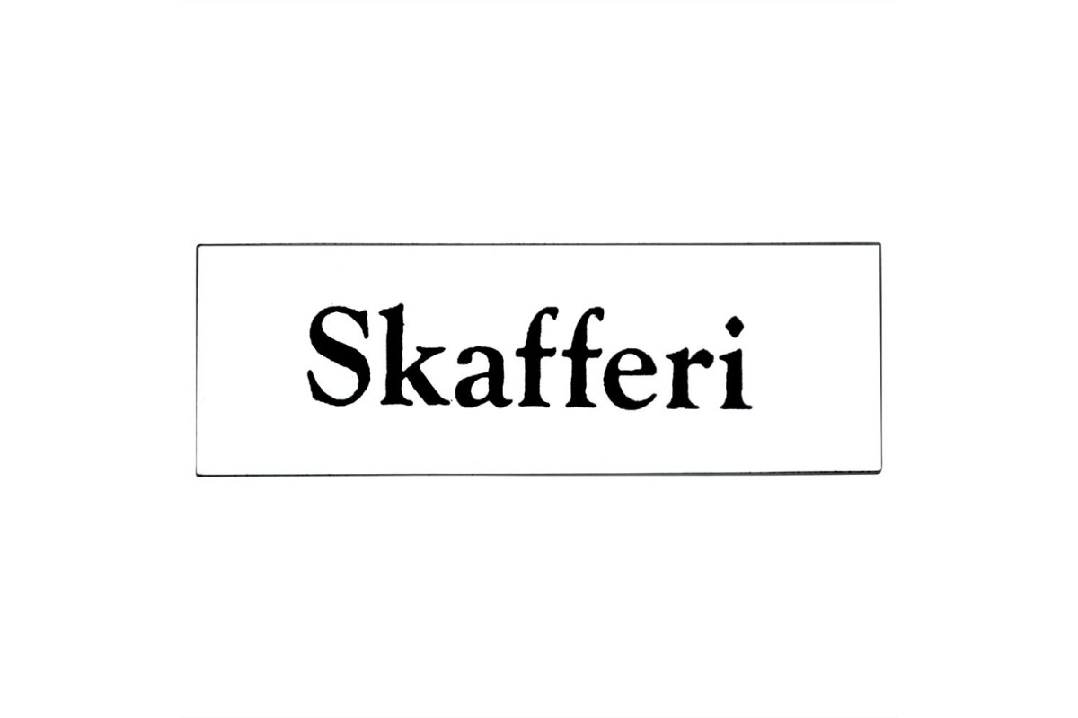 Emaljskylt Skafferi vit - svart 6 x 2 cm modell 9-4 Emaljskylt Skafferi vit - svart 6 x 2 cm modell 9-4